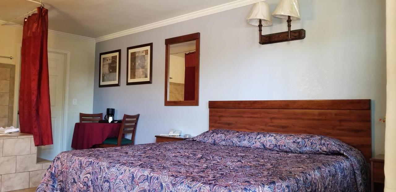 Bloomington Sierra Crossing Motel מראה חיצוני תמונה