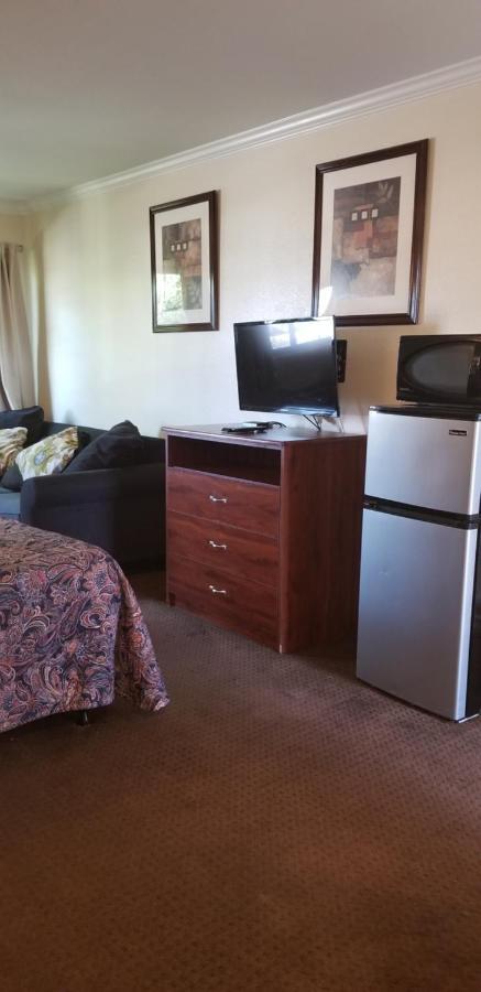 Bloomington Sierra Crossing Motel מראה חיצוני תמונה