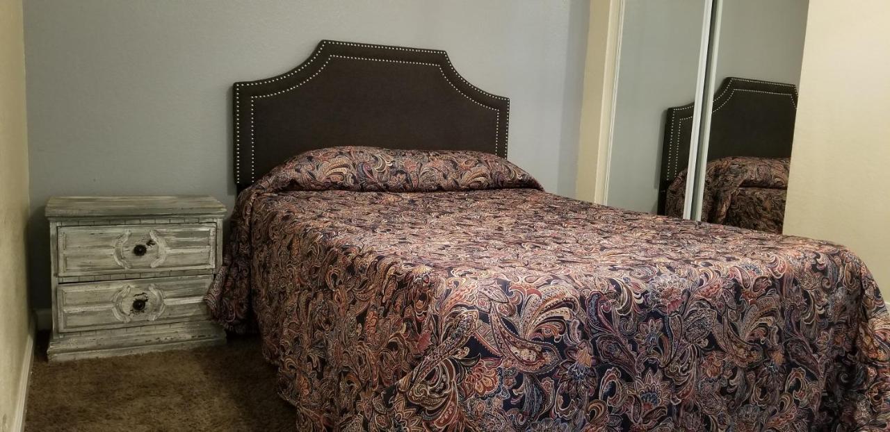 Bloomington Sierra Crossing Motel מראה חיצוני תמונה