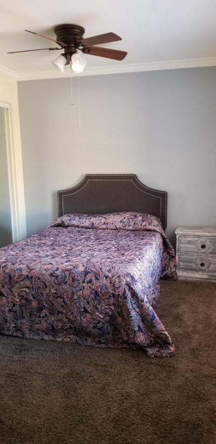 Bloomington Sierra Crossing Motel מראה חיצוני תמונה