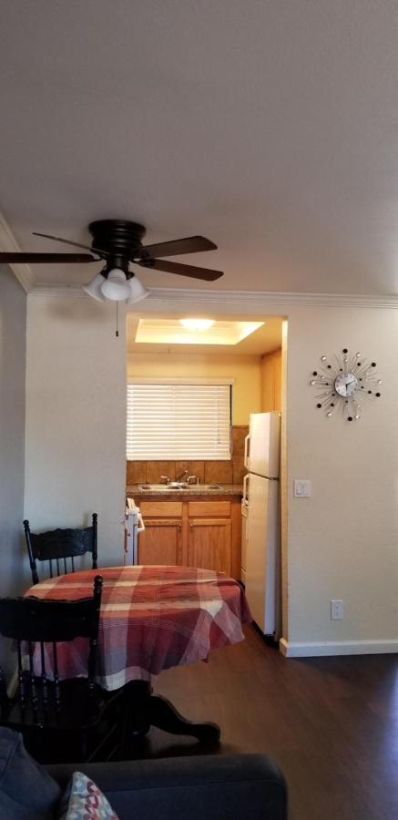 Bloomington Sierra Crossing Motel מראה חיצוני תמונה