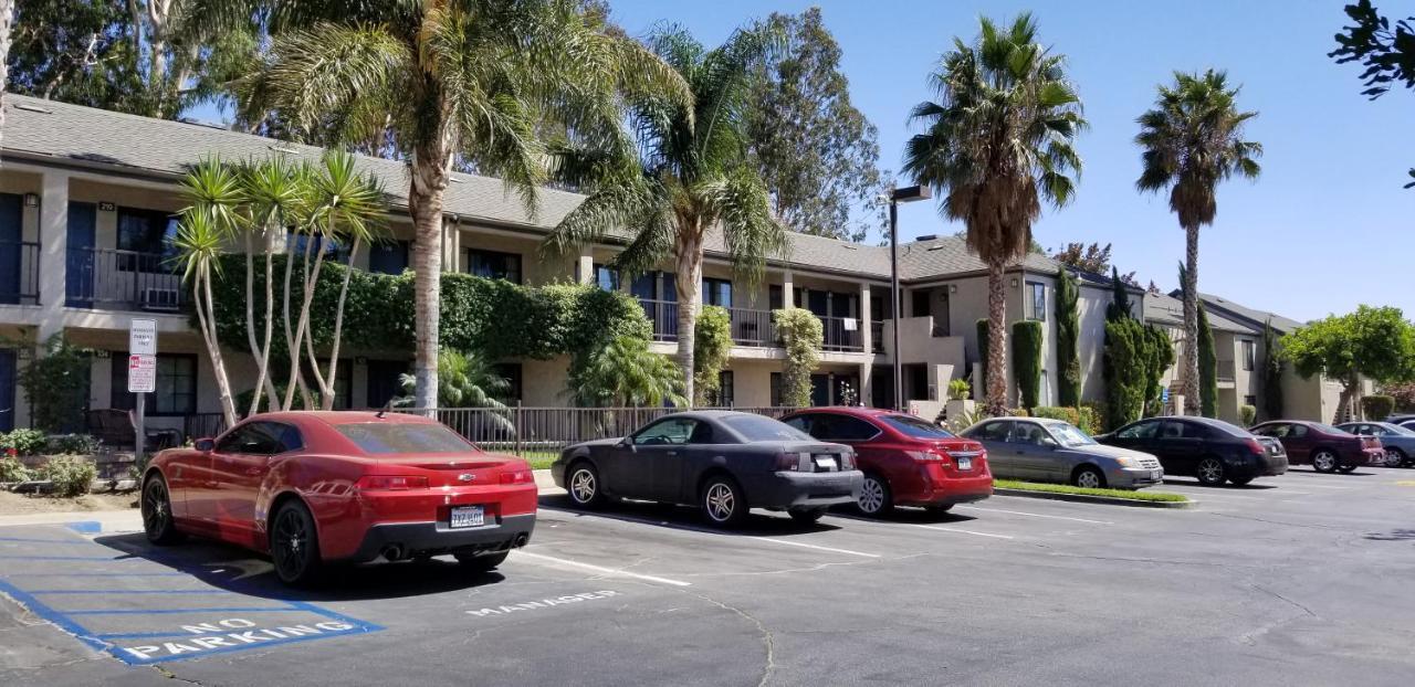 Bloomington Sierra Crossing Motel מראה חיצוני תמונה